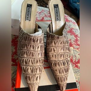 NWT Vertical Size 10 “Laurie” Stiletto Heels  Beige/Black